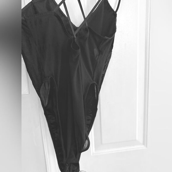 VTG California Dynasty Black Velvet Strappy Bodysuit Size L - Picture 14 of 14